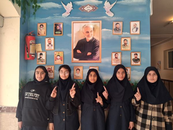 میزبانی پیشتازان مدرسه شهید مدرس در انتخابات شورای دانش‌آموزی