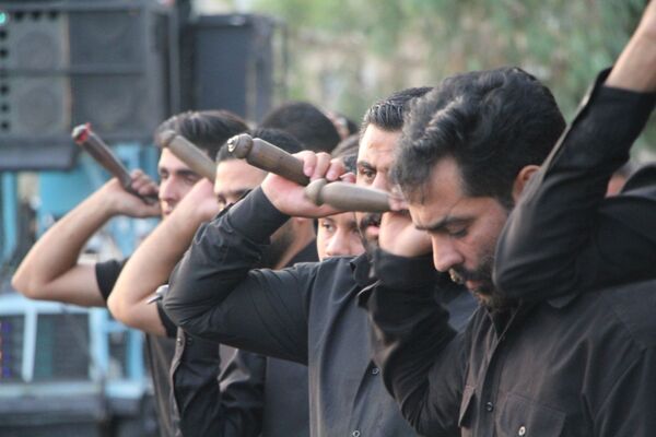 مراسم زنجیر زنی در شهرستان بم 