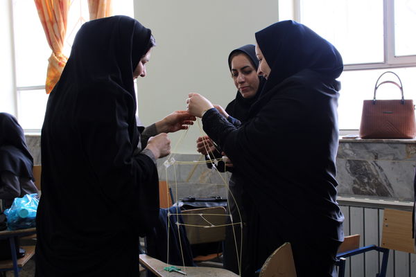 کارگاه‌های ضمن خدمت مربیان پیشتاز مانه و سملقان در دبیرستان رضوان