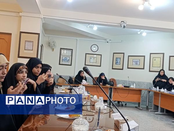 تجلیل از دانش‌آموز خبرنگاران پانا کاشان