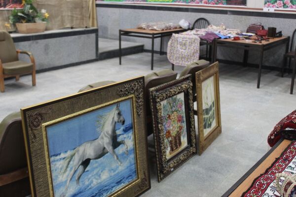 نمایشگاه صنایع دستی ملکان فرصتی برای دیدن و خرید آثار بومی