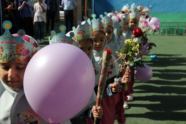 جشن شکوفه‌ها در مدارس بهارستان‌دو؛ آغاز سفری تازه برای کلاس اولی‌ها