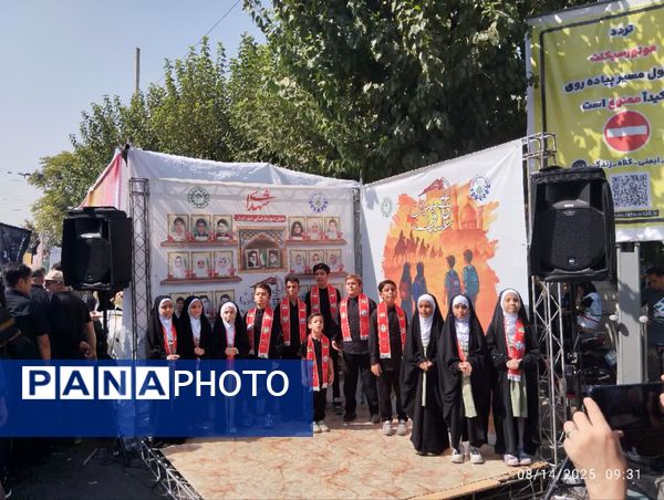  حضور پرشور اقشار مختلف جامعه در پیاده‌روی معنوی