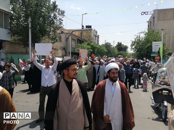جلوه‌هایی از راهپیمایی 15 خرداد در قم