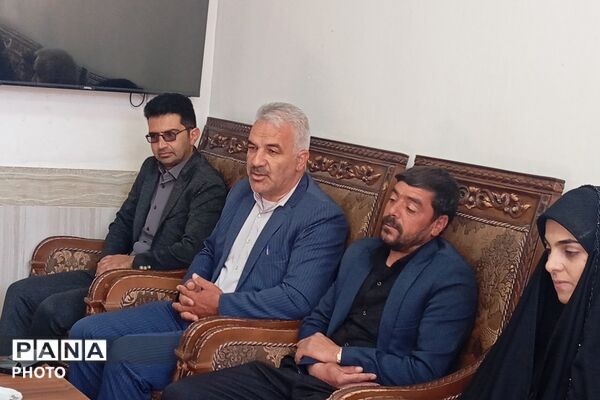  از قاب یک هنرمند تا دل یک مادر شهید