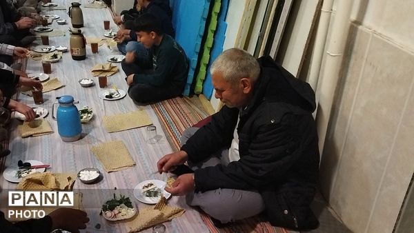 مسجد الرضای نیشابور میزبان روزه داران ماه مبارک رمضان 