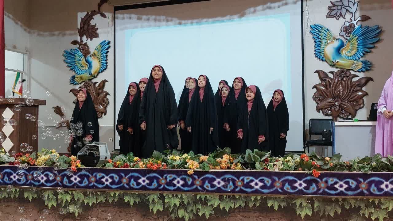 ۲۵۰ دانش‌آموز محجبه مقطع ابتدایی مدارس شهرستان فلاورجان تجلیل شدند