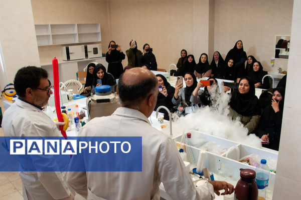 کارگاه استانی"طراحی آزمایش‌های جذاب و کاربردی" ویژه دبیران شیمی 