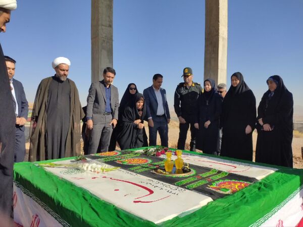 تجمع دانش‌آموزان آموزشگاه‌های شمال غرب شیراز در روز دانش‌آموز