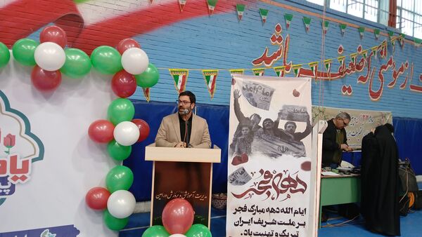  همایش دانش‌آموزی یاوران انقلاب شهرستان ورامین