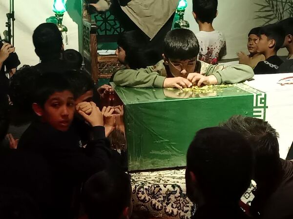 مراسم عزاداری دهه فاطمیه در مسجد مهرولایت با میهمانی شهید گمنام