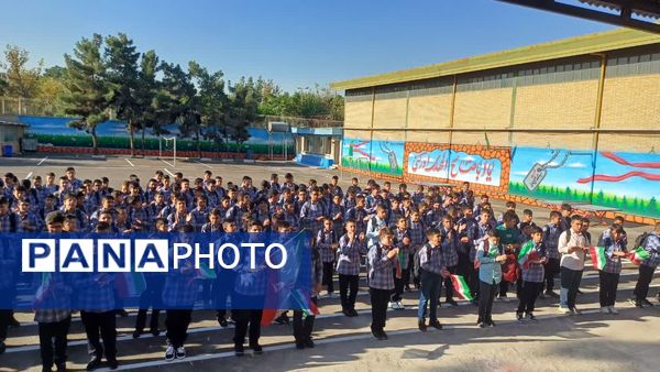نواختن زنگ آغاز سال تحصیلی در مدرسه اندیشه شاهد منطقه ۱۶ 
