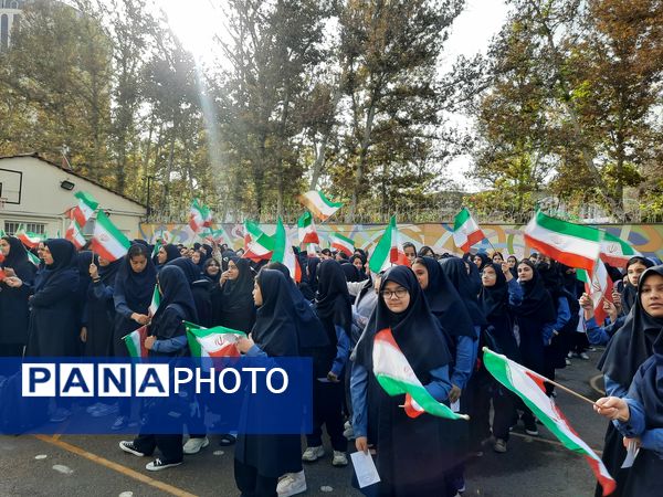 طلوعی تازه برای دانش‌آموزان دبیرستان مصلی نژاد حضرت زهرا در اول مهر