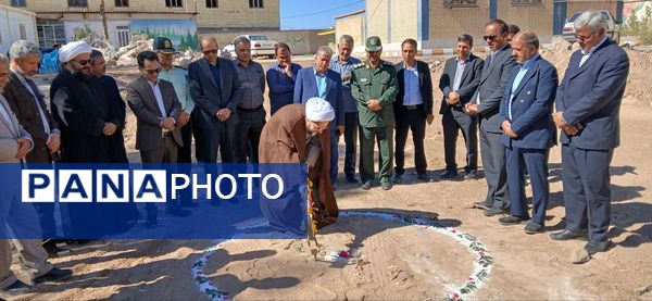 آیین کلنگ‌زنی دبستان ۹ کلاسه شهید هلالی خلیل آباد