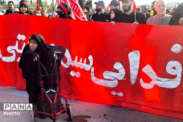 فریاد نسل نو در سوگ رهبر؛ مشقِ وفاداری در قابِ تشییع 