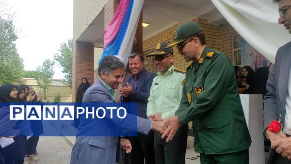 جشن سپاس معلم در دبیرستان قلم چی ۲