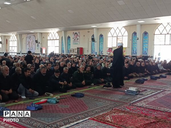 وداع باشکوه بهاریان با رهبر شهید در مسیر مصلی شهرستان