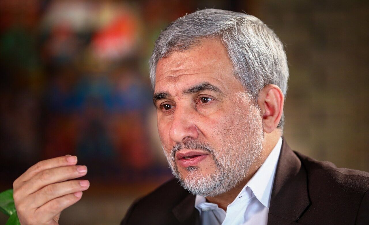  شهید لاریجانی خود را وقف خدمت به مردم کرد