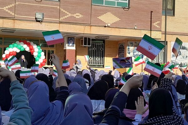 جوانه های دموکراسی در قدس؛شور وهیجان دانش آموزان قدس در انتخابات شورای دانش آموزی