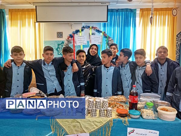 استقبال دانش‌آموزان مدارس شهرستان پردیس از دهه فجر انقلاب اسلامی ایران 