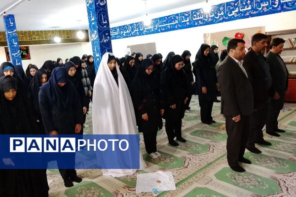 اجرای سومین نشست قرآنی در مدارس با حضور امام جمعه قرچک در دبیرستان شهدای محراب