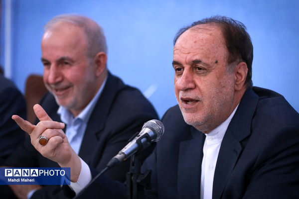 نشست صمیمی وزیر آموزش و پرورش با اعضای فراکسیون فرهنگیان