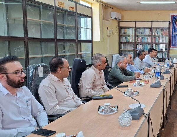 نشست شورای آموزش و پرورش فین با محوریت عدالت آموزشی