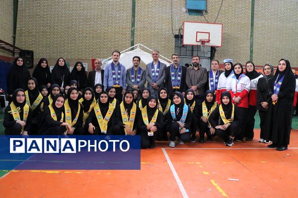 بهارستان دو صحنه همفکری، همدلی و همکاری پیشتازان در همایش یاوران انقلاب