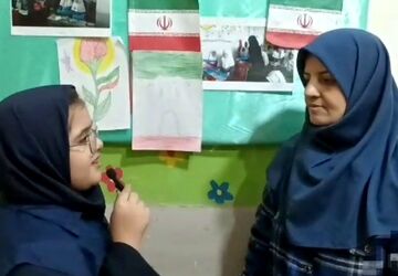 شور و اشتیاق ملی در مدرسه امام رضا(ع) و نرگس رودهن در آستانه ایام‌الله دهه فجر 