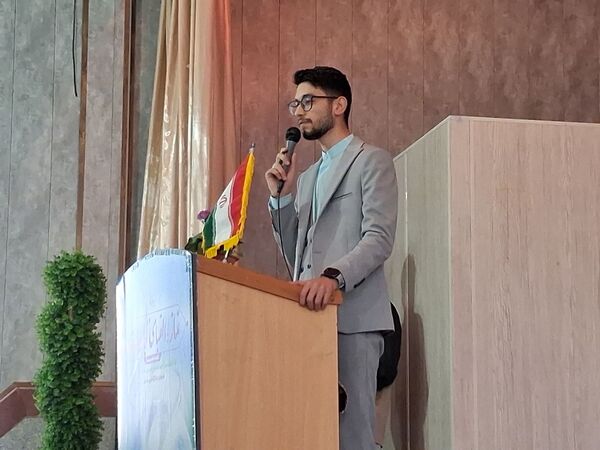تقدیر از پژوهشگران برگزیده ناحیه 5 مشهد