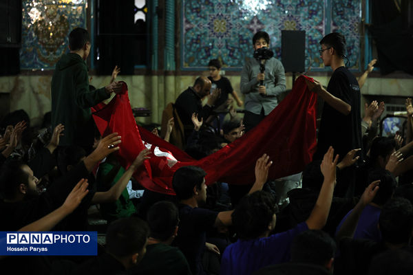 اعتکاف دانش‌آموزی در حسینیه ارشاد