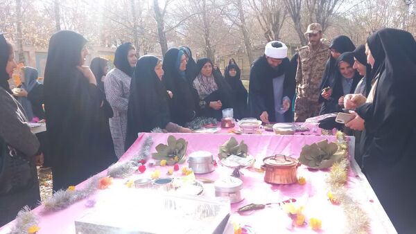 جشنی شاد و رنگین برای بانوان هنرمند شازند