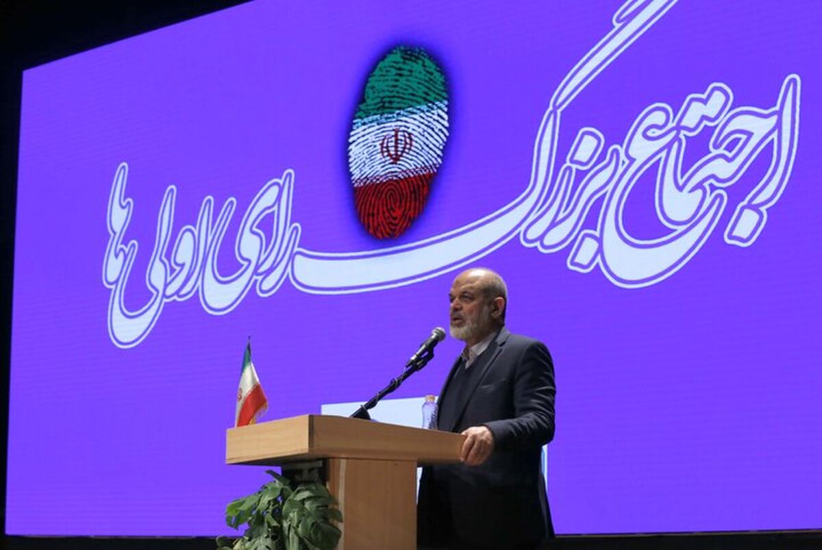 انتخابات جشن تکلیف سیاسی رای اولی‌ها در راه اقتدار ایران است

