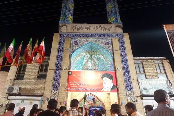 اجلاس سراسری نماز و تجلیل از دانش‌آموزان فعال در حاجی‌آباد