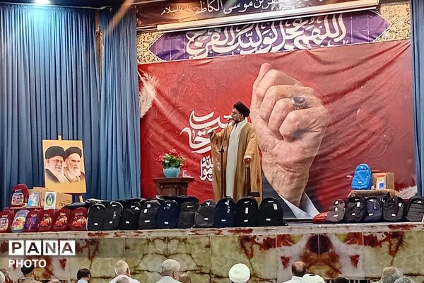  نماز جمعه در صحن مطهر امامزاده جعفرابن موسی الکاظم پیشوا