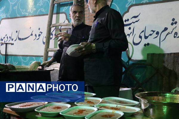 پخت شله مشهدی به مناسبت شب عاشورا 