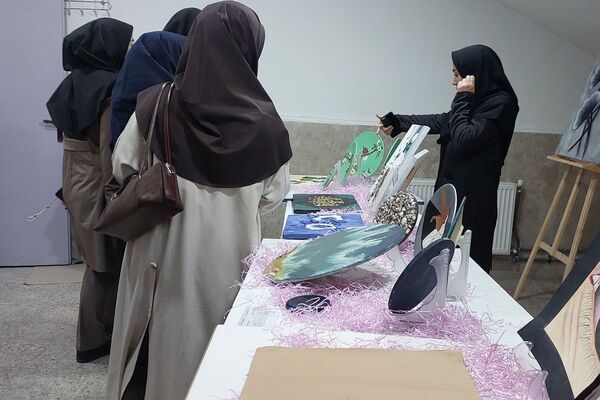 همدلی دانش‌آموزان، اولیاء و معلمان در جشن خلاقیت هنرستان کارآفرینان بهارستان دو