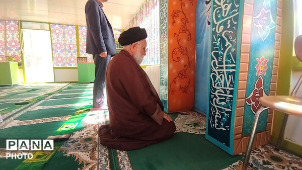 جلسه گفتمان دینی در دبیرستان نمونه وکیلی ۱۰