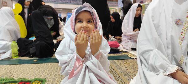حضور دانش‌آموزان بیرجندی در نماز جمعه