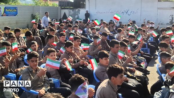 با عطر شهدا و شعار «مقاومت»؛ زنگ بازگشایی مدارس در کومله نواخته شد 