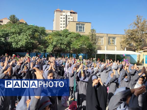 دبستان مصلی نژاد حضرت زینب میزبان مراسم آغاز سال تحصیلی شد