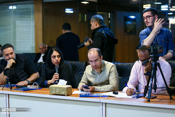 بازدید خبرنگاران از روند بازسازی و تعمیرات ورزشگاه آزادی 