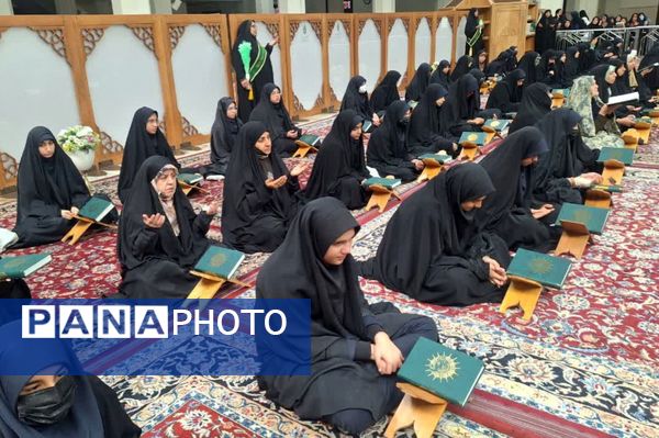 مراسم جز خوانی قران در حرم اهل بیت(ع)