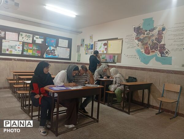 آغاز فرآیند ثبت‌نام دبیرستان فرزانگان ۵ ساوجبلاغ با ویژه برنامه «پروژه مهر» 