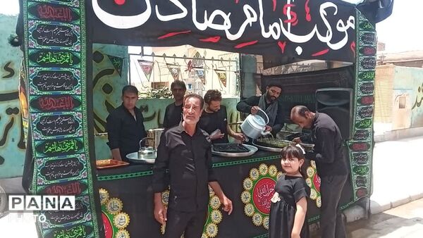 حرکت دسته‌های عزاداری در روستای فدافن همزمان با روز تاسوعای حسینی