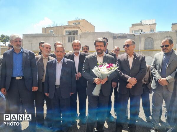  افتتاحیه دبیرستان ۱۲ کلاسه حضرت زهرا(س) در تویسرکان