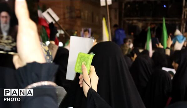 حضور مردم محمدشهر کرج در تجمع دوازدهمین شب جنگ رمضان 
