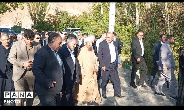 بازدید وزیر آموزش و پرورش از اردوگاه پیشتازان انقلاب شهرستان درمیان