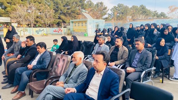 آغاز رسمی مسابقات فرهنگی هنری با نواختن زنگ جشنواره فردا و جشنواره ماها در مدرسه تکتم 