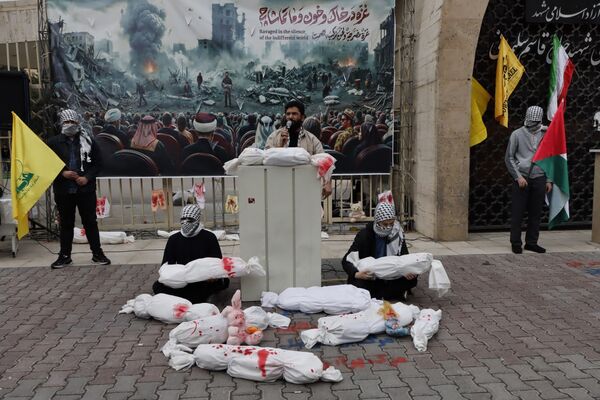 غرش خشم انقلابی دانشجویان دانشگاه آزاد مشهد علیه صهیونیسم و فریاد همبستگی با غزه